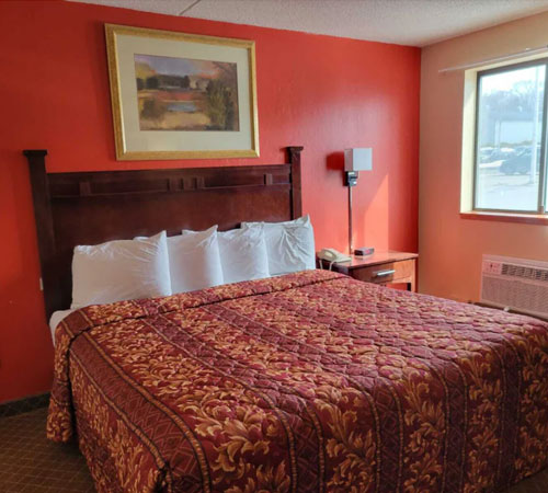 Hotel near me Le Sueur, MN